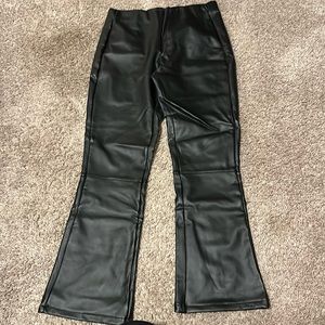 Who What Wear Black Pleather cropped Pants BRAND NEW never worn Size 4